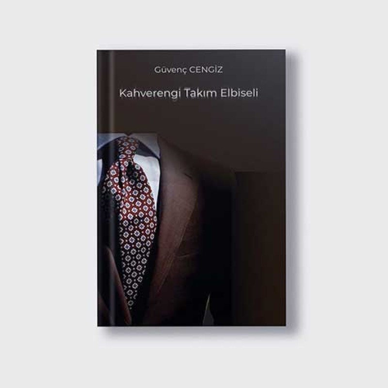 Kahverengi Takım Elbiseli Kahverengi Takım Elbiseli